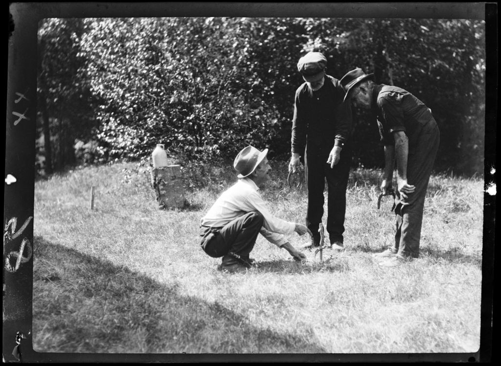 Miniature of Horseshoes Three Men Talking Togeather At Pin