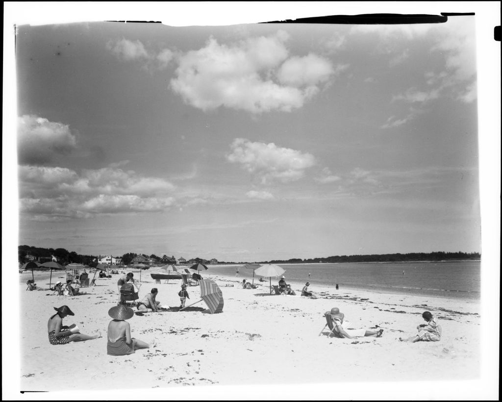 Miniature of Group Of People On The Beach