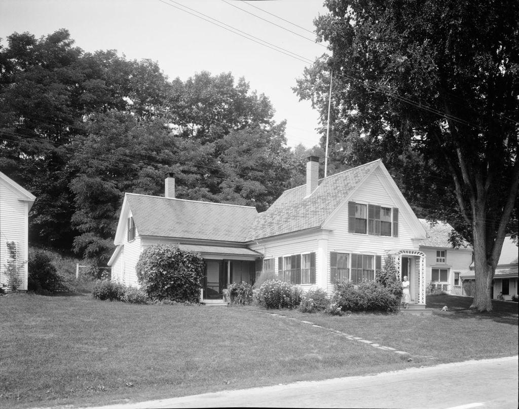 Miniature of White House With Extensions On Both Sides