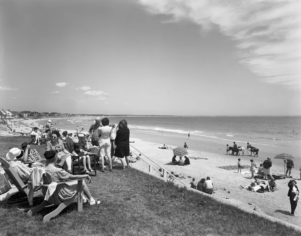 Miniature of Group Of People On The Beach At Wells